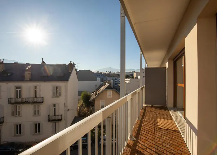 Appartement T2 Cosy - Garage Prive - Wifi